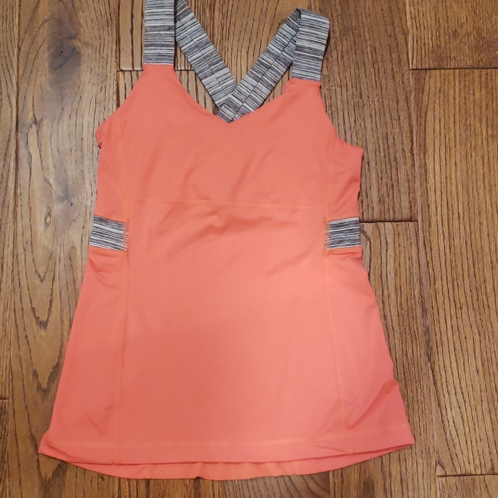 Lululemon tank size 6